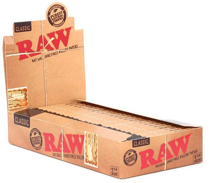 Raw Classic 1 1/4 Natural Unrefined Rolling Papers